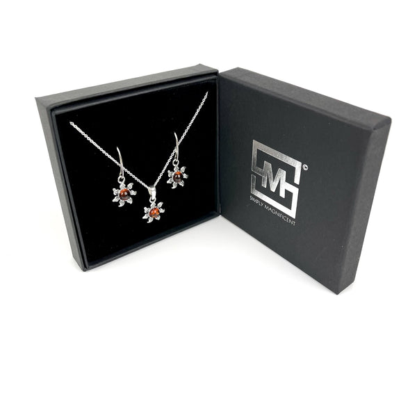 Amber Dainty Flower Jewellery Gift Set Media 2 of 6